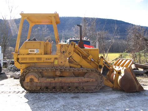 Tough jobs, rough ground and tight spaces are no match for the versatile line of cat® track loaders. 955h Cat Track Loader Specs - The Best Image Cat Imagezap.Co