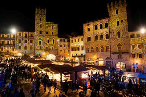 mercatini di natale ad arezzo 2024 villaggio tirolese foto date orari eventi come