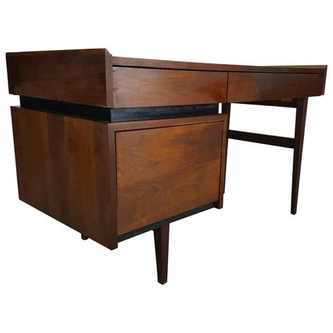 Classic Mid Century Modern Oiled Walnut Desk By Milo Baughman