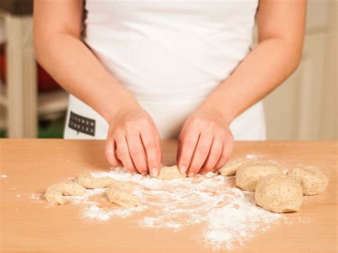 Vanilla Crescent Cookies Recipe Kitchen Stories