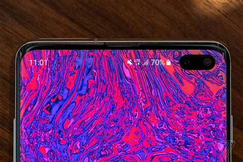 The Best Part Of The Galaxy S10s Hole Punch Is The Potential For Wallpapers The Verge