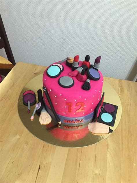 Ein besonderer anlass verdient eine besondere torte. Schmink kuchen | Kuchen, Fondant
