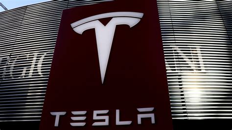 Una Empleada De Tesla Demanda A La Compañía Por Acoso Sexual Continuo Y Generalizado En Su