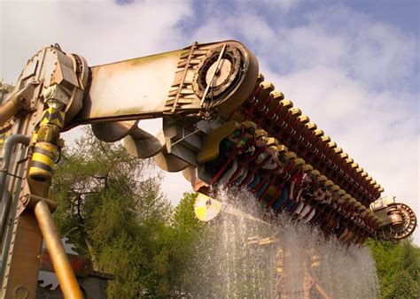 Ripsaw Thrill Rides Theme Park Alton Towers Resort Alton Towers