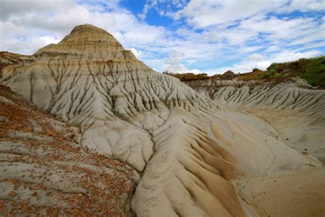 5 Reasons You Need To Visit The Incredible Badlands Of Canada