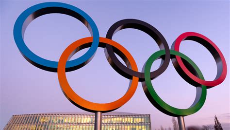 Oo.) (jeux olympiques en francés, y olympic games en inglés), olimpiadas u olimpíadas son el mayor evento deportivo internacional multidisciplinario en el que participan atletas de diversas partes del mundo. Canadá no formará parte de los Juegos Olímpicos de Tokio ...