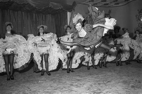 Amazing Photographs Of Can Can Dancers At The Moulin Rouge Paris In