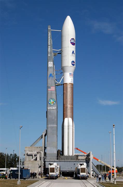 Fileatlas V 551 With New Horizons On Launch Pad 41 Wikimedia Commons
