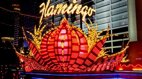 Las Vegas Neon Where To Find The Classic Hotel Signs