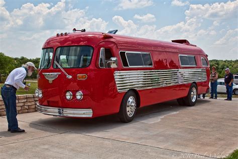 13 Spectacular Retro Campers Rvs Motorhomes And Crazy Conversions