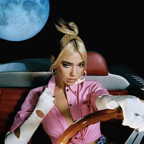 After working as a model, she signed with warner bros. Płyty, które ludzie kupują: Dua Lipa | Polifonia