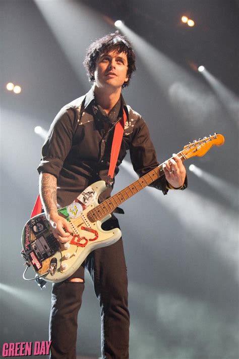 Green Dayのフロントマンbillie Joe Armstrong、故郷 カリフォルニアにギター・ショップbroken Guitars