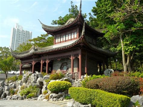 The informal settlement also had a thriving economy. Kowloon Walled City Park (Hong Kong) - 2021 What to Know ...