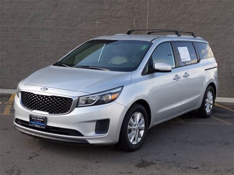 With room for up to eight and five different trims to choose from, kia is racing for the top spot. Pre-Owned 2015 Kia Sedona LX FWD Mini-van, Passenger