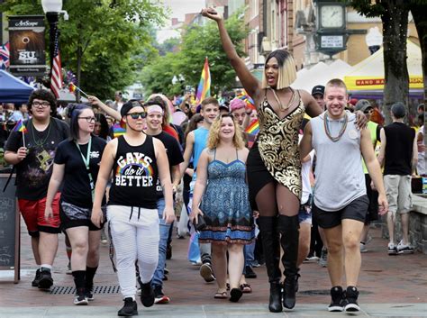 Celebration Defiance Mix At New York City Gay Pride Parade The Columbian
