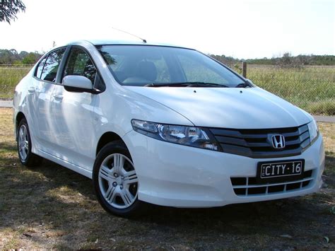 The price range is around rm 90k for two different spec. car model: Honda city 2012