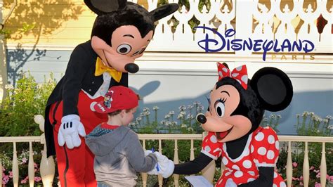 Meeting Characters At Disneyland Paris Mickey Mouse Minnie Donald