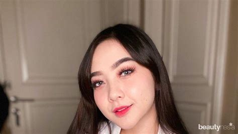 Kenalan Dengan Astari Budi Beauty Influencer Yang Juga Berprofesi