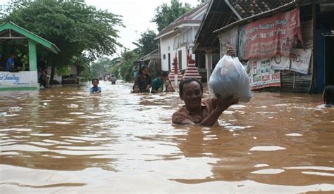 Lmi tanggap bencana banjir sampang. Sangat Dahsyat, Dampak Siklon Tropis Cempaka Sebabkan ...