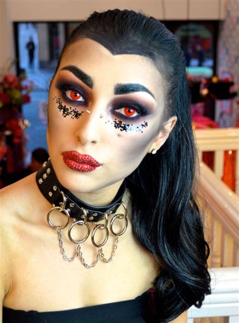 Make Up Experts Halloween Tips To Get Gothic Glam Look Fit For An A List Party Mirror Online