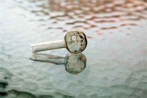 What Does Real Meth Look, Smell and Taste Like? | Zinnia Health