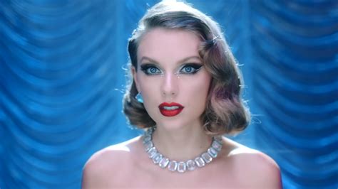 The Full Story Behind Taylor Swifts Signature Red Lip And Why She Wasnt Super Down At First
