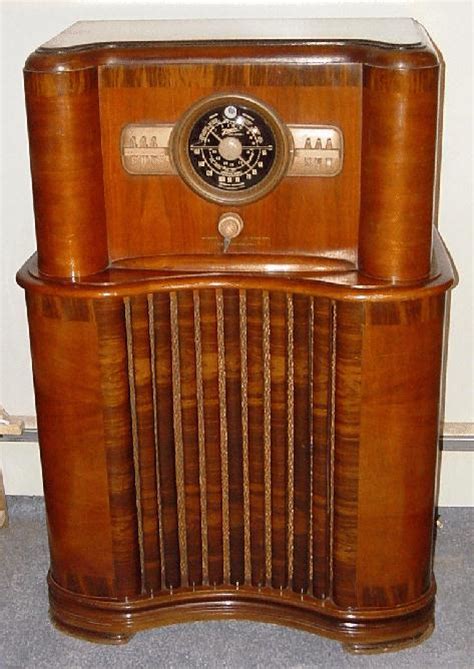 Zenith Model 8 S 463 Console Radio 1940