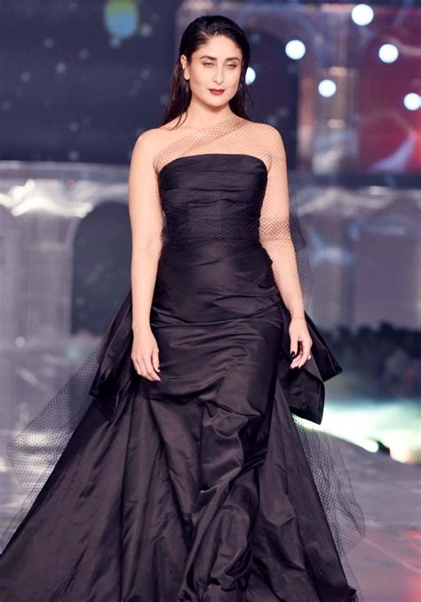 Photo Gallery Kareena Kapoor At Lakme Fashion Week Finale