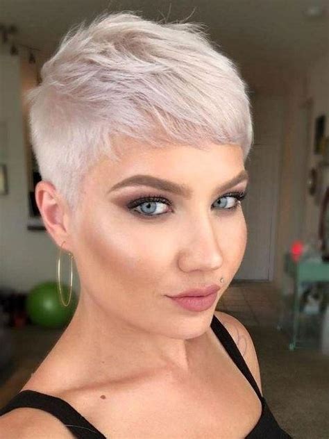A Clean Dainty Hairstyle Will Accentuate The Beauty Of Any Woman Super Short Hair Short Grey