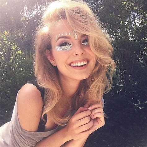 What Does Boho Mean A Quick Guide To The Boho Style Festival Makeup