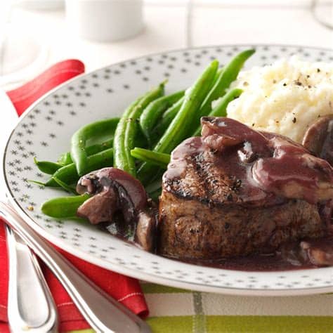 Preheat the oven to 425°f (220°c). Beef Tenderloin with Mushroom Sauce Recipe | Taste of Home