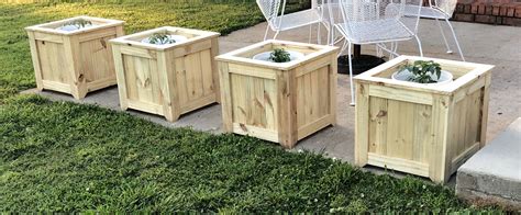 Has anyone ever tried this before? Planter Boxes to hide 5 Gallon Buckets in 2020 | Planter ...