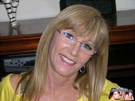 Pinkfineart Jessica Milf In Glasses From True Amateur Models