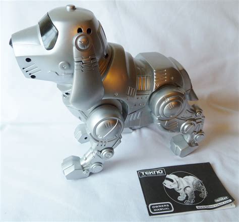 Vintage Tekno The Robotic Puppy Interactive Manley Toy Quest Dog
