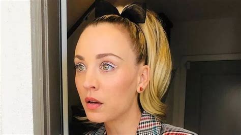 Kaley Cuoco Ends 2019 With Dig At Ex Johnny Galecki And He Shades Her
