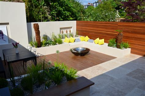 English gardens for modern living. Modern Garden Design Outdoor Room With Kitchen Seating ...
