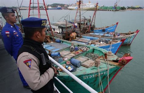 garang menteri susi minta kapal nelayan tiongkok ditenggelamkan kep riau di daerah