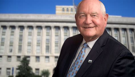 Usda Workers Turn Backs To Sonny Perdue After Announcing