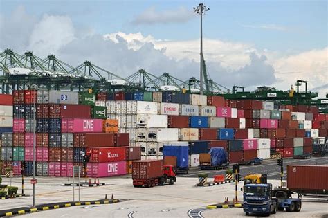 Singapore Trade Slump Worsens As Key Exports Tumble 202 In July The