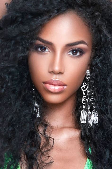 Beautiful Dominican Woman Clauvid Daly Dominican Women Beauty