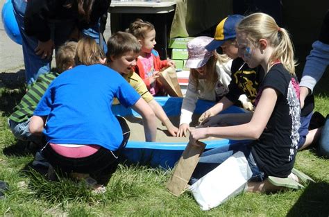 Children Digging In A Sandbox For Prizes Children Childrens Dig
