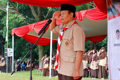 Inspektur Upacara Perkemahan Santri Nasional Hnw Pramuka Jadi Sarana