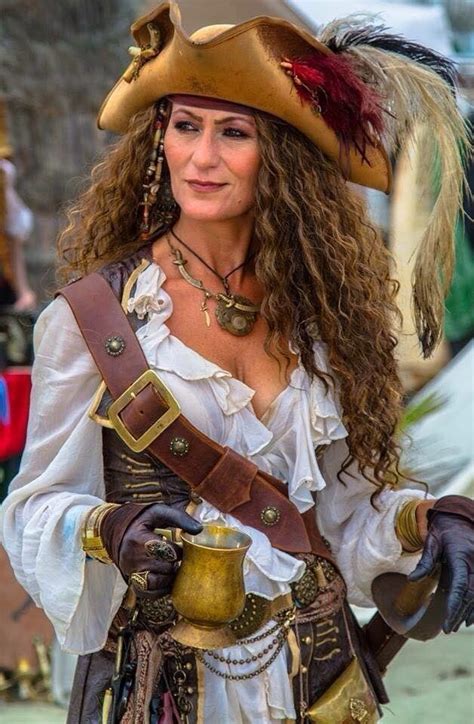 Pin By Jacklyn Killstine On Pirates Female Pirate Costume Pirate