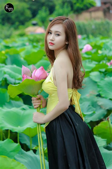 Beautiful Redhead Vietnamese Traditional Dress Traditional Dresses Beautiful Vietnam Vietnam