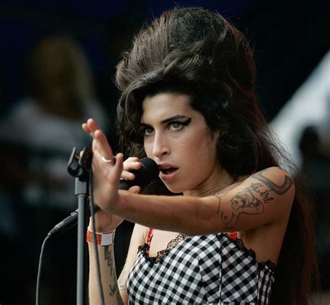 Photos Remembering Amy Winehouse 10 Years After Her Death Music