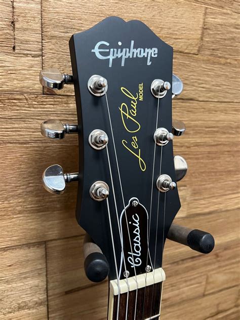 Epiphone Les Paul Classic Electric Guitar Worn Ebony Finish 8lbs 12oz New 711106478593 Ebay