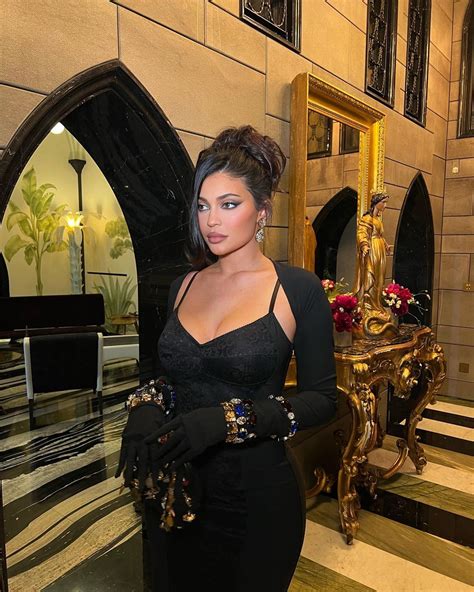 Kylie Jenner Stuns In Figure Hugging Black Dress As Fans Fear Star Will