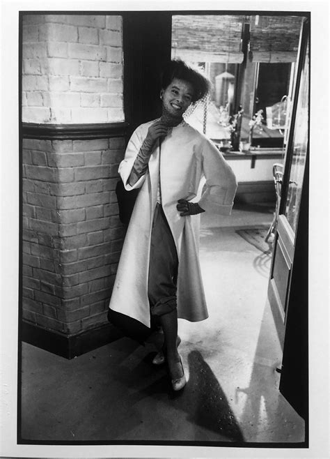 burt glinn twiggy london black and white portrait photography of 1960s british top model at