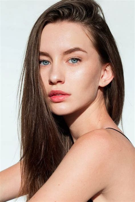 Kat B Model Agency Team・evviva｜東京の外国人モデル事務所 ティーム・エヴィーバ