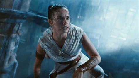 Daisy Ridley Confirms Star Wars The Rise Of Skywalker Was A Hot Jedi